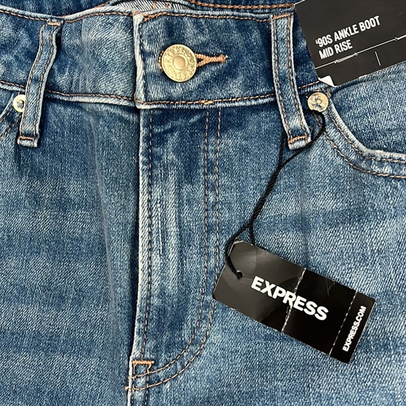 Express - Picture 5 of 11